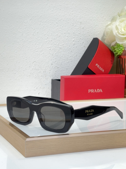 プラダ「Prada」Linea Rossa 2025 サングラス
