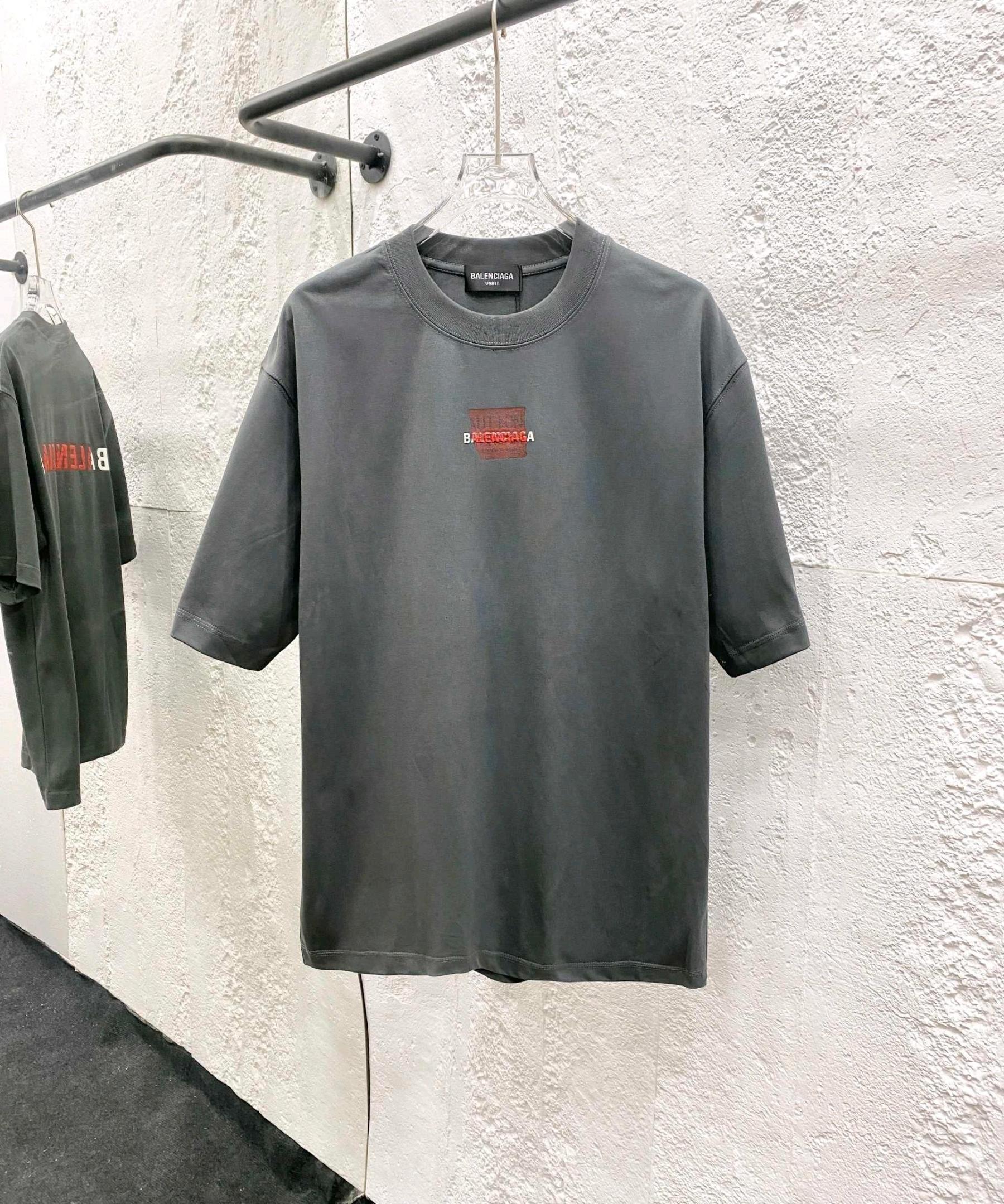 バレンシアガ「Balenciaga」ハイネックプレミアムコットン半袖Tシャツ