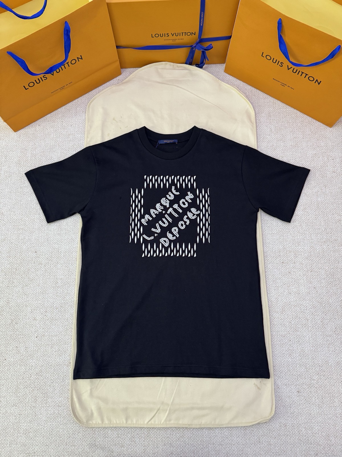 ルイ・ヴィトン「Louis Vuitton」モノグラム ビーズ エンブロイダリー Tシャツ