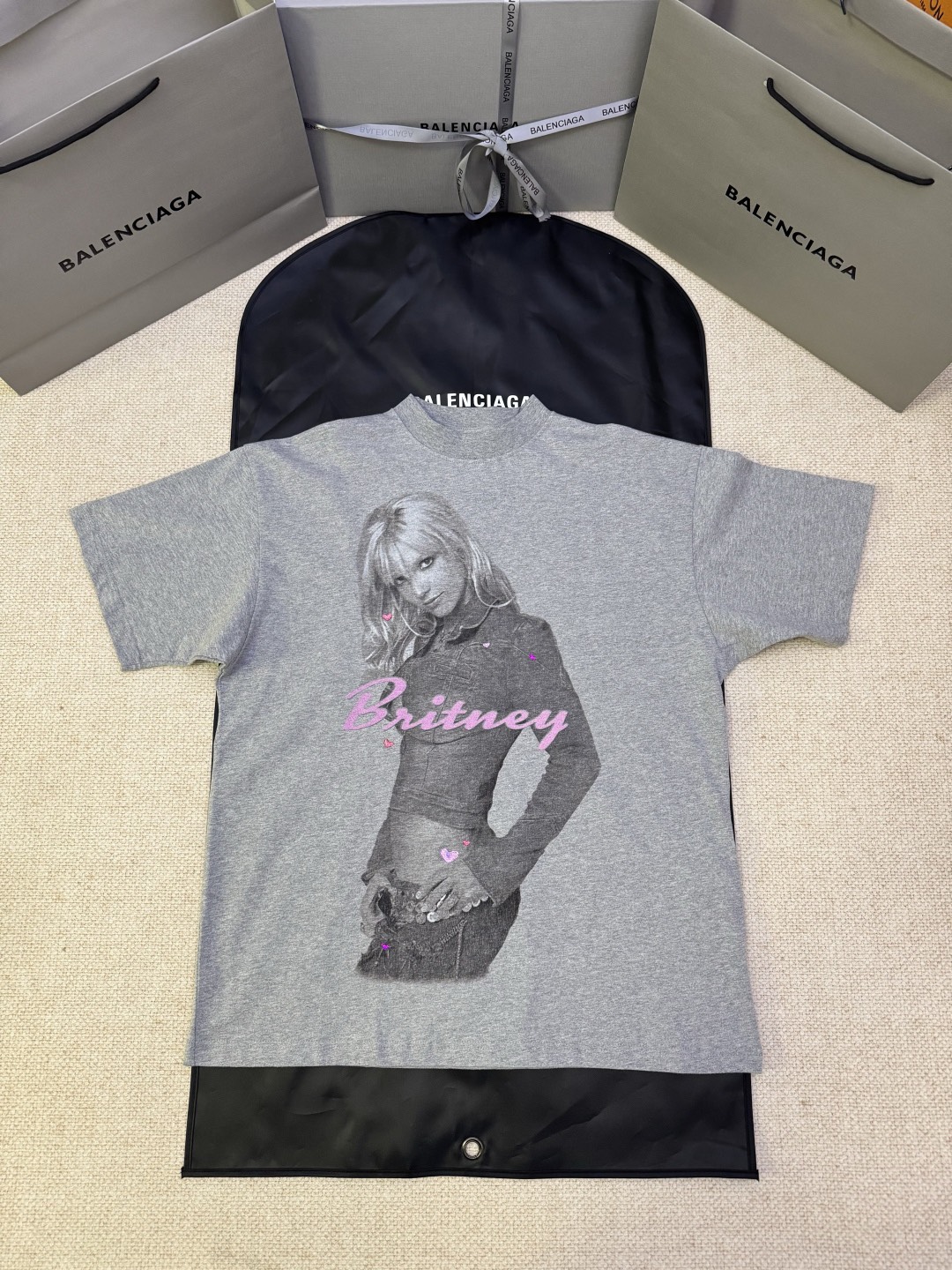 バレンシアガ「Balenciaga」ブリトニー・スピアーズ ポートレート プリントTシャツ