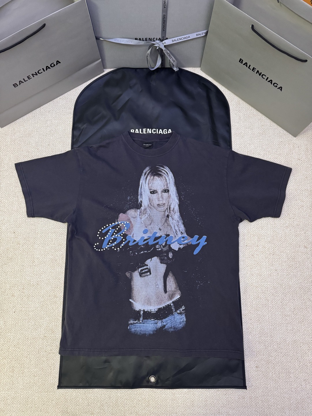 バレンシアガ「Balenciaga」ブリトニー・スピアーズ ポートレート プリントTシャツ