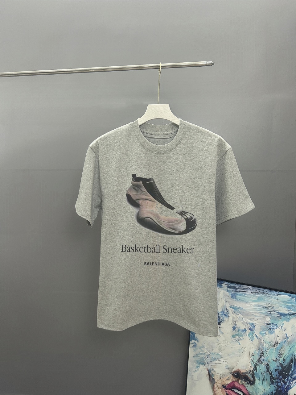 バレンシアガ「Balenciaga」クラシック プリント クルーネックTシャツ
