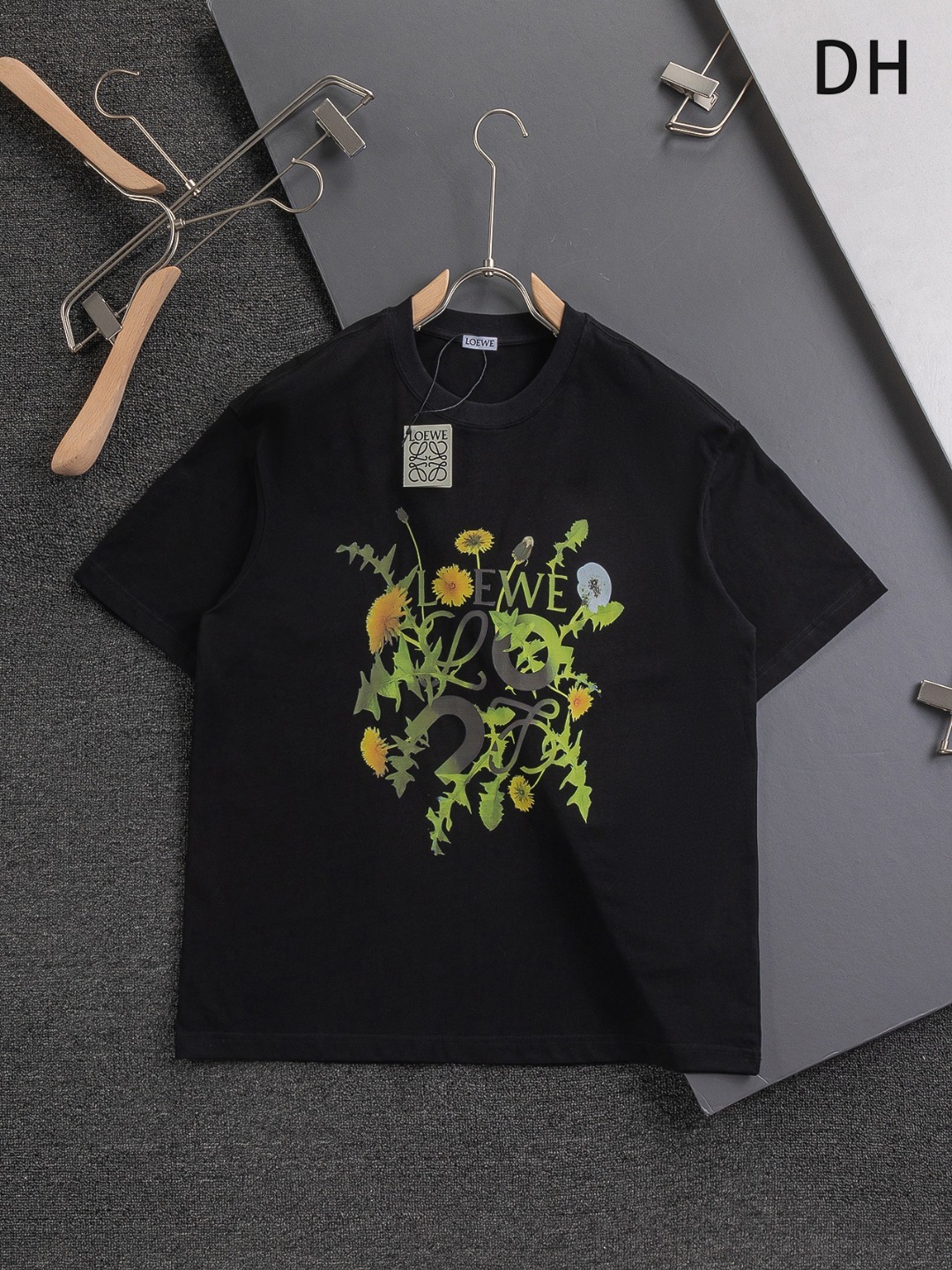 ロエベ「Loewe」フローラル プリント クルーネックTシャツ