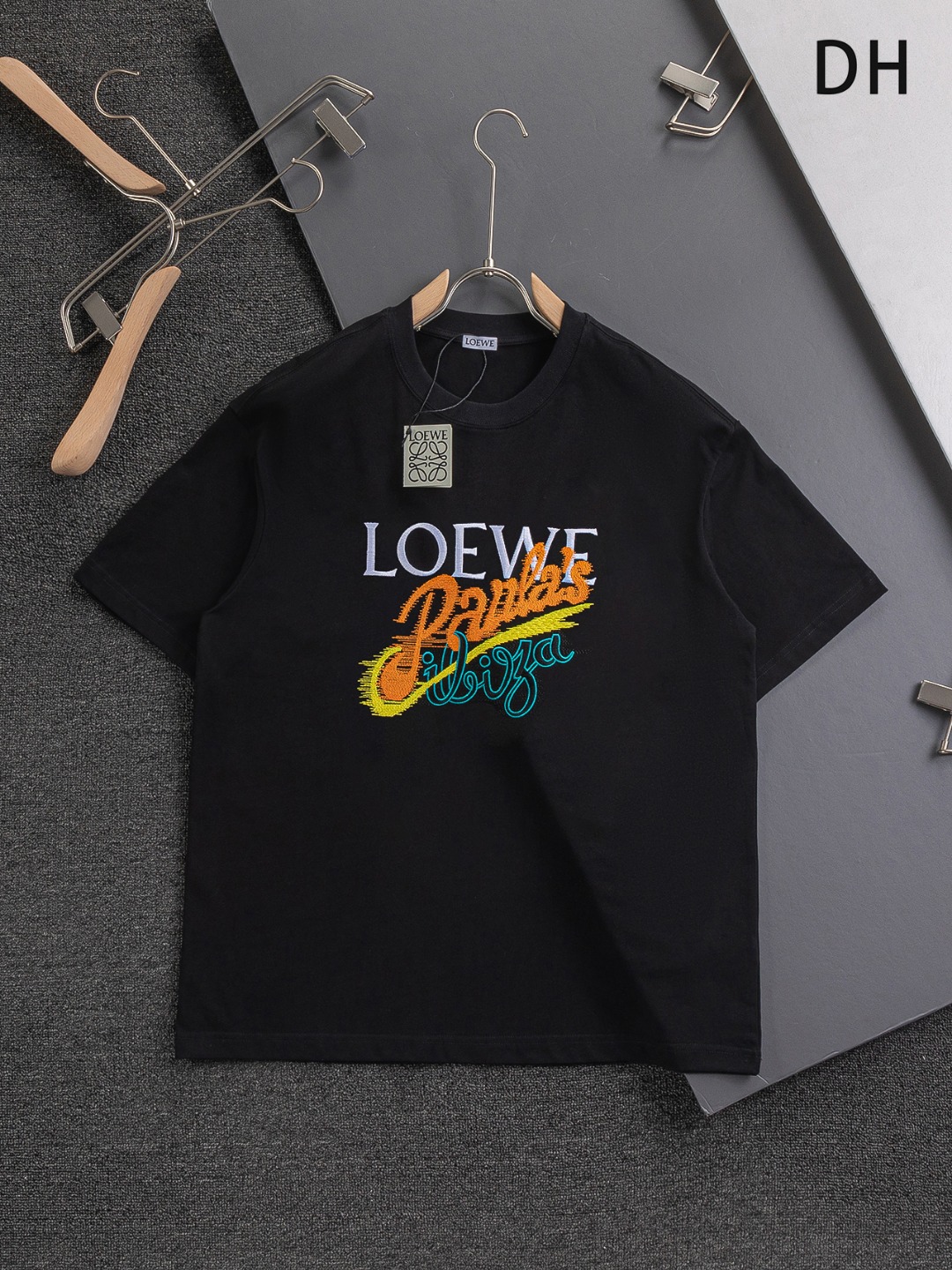 ロエベ「Loewe」マルチカラー レター エンブロイダリー Tシャツ