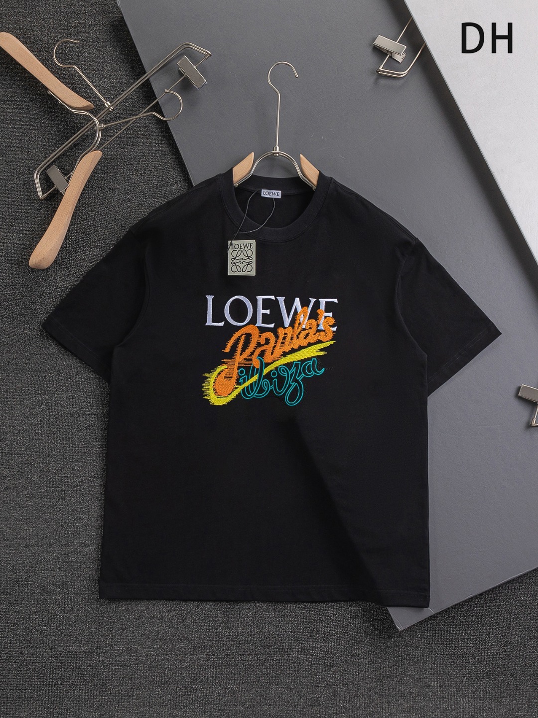 ロエベ「Loewe」マルチカラー レター エンブロイダリー Tシャツ