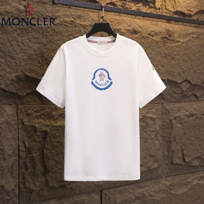 モンクレール「モンクレール」ミニマル ロゴ クルーネックTシャツ-ISETAN PRESTIGE CURATED