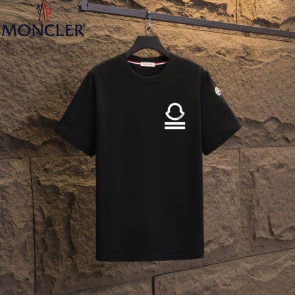 モンクレール「Moncler」ミニマル ロゴ クルーネックTシャツ