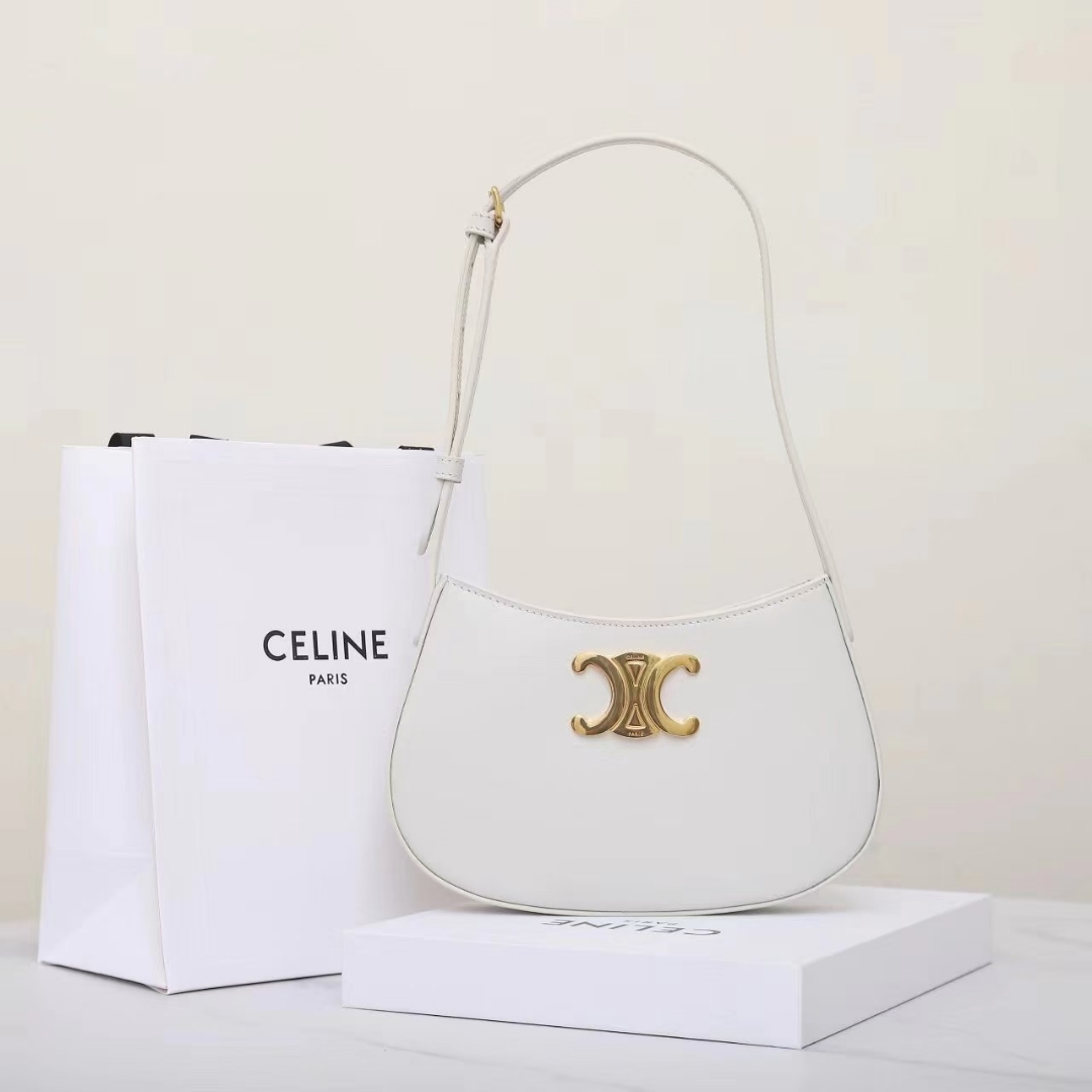 セリーヌ「Celine」Triomphe アンダーアームバッグ