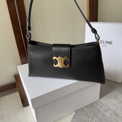 セリーヌ「Celine」TRIOMPHE SOFT WILTERN クラッチバッグ