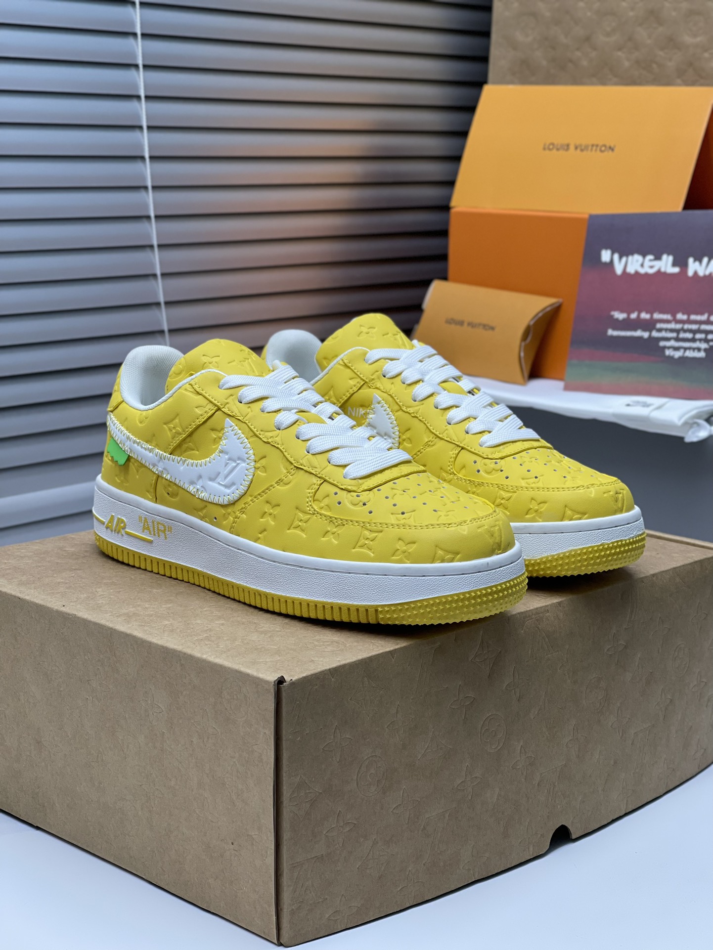 「コラボモデル」Louis Vuitton x Nike Air Force 1 Low【新商品発売】七色