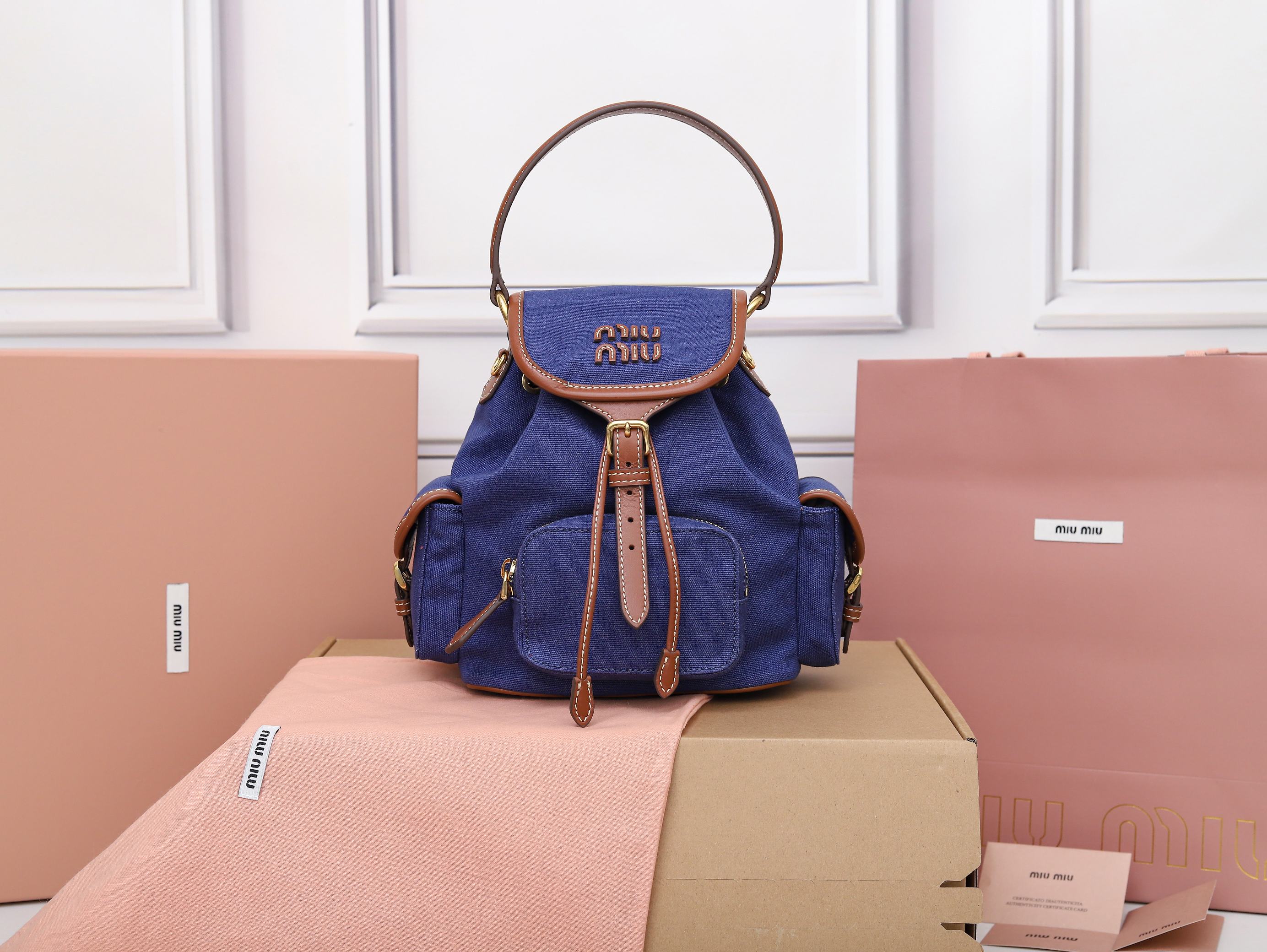 ミュウミュウ「Miu Miu」Wander コンバーチブルリュックサック