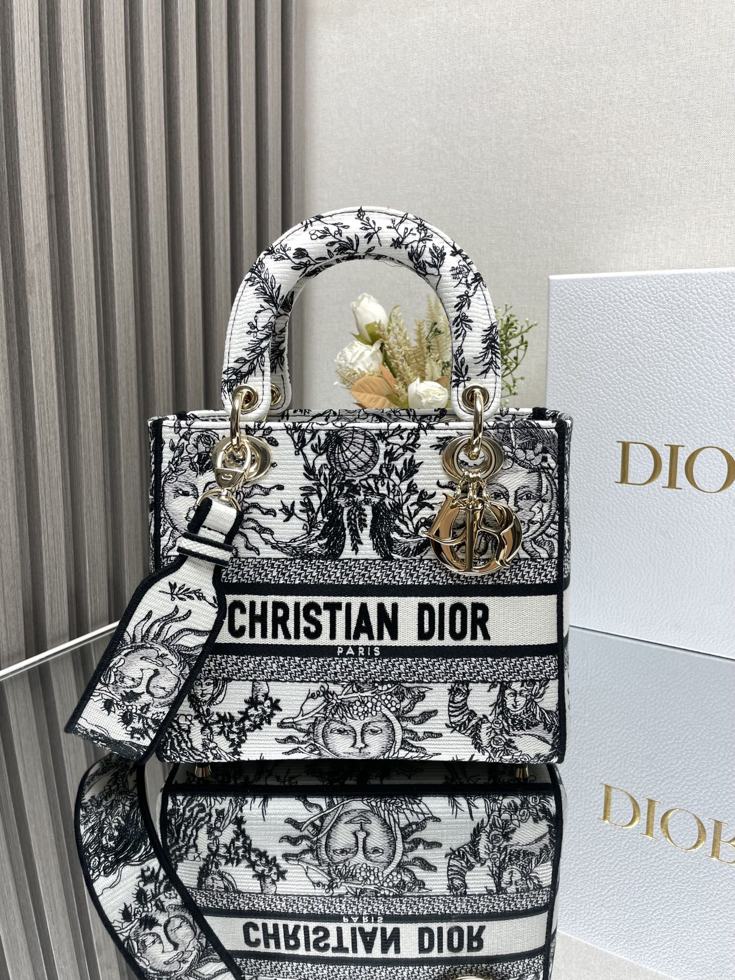 ディオール「Dior」Lady D-Lite ショルダーバッグ