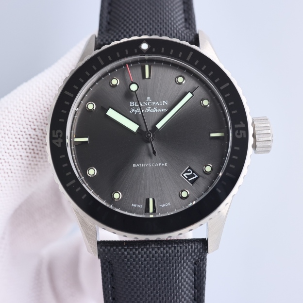 ブランパン「Blancpain」フィフティ・ファゾム自動巻きダイバーズウォッチ43mm
