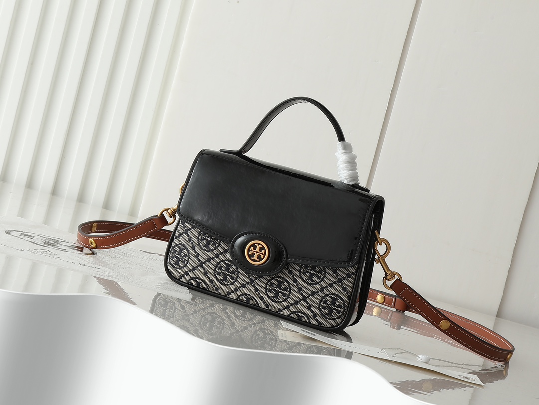 トリー バーチ「Tory Burch」Tofu ショルダーバッグ