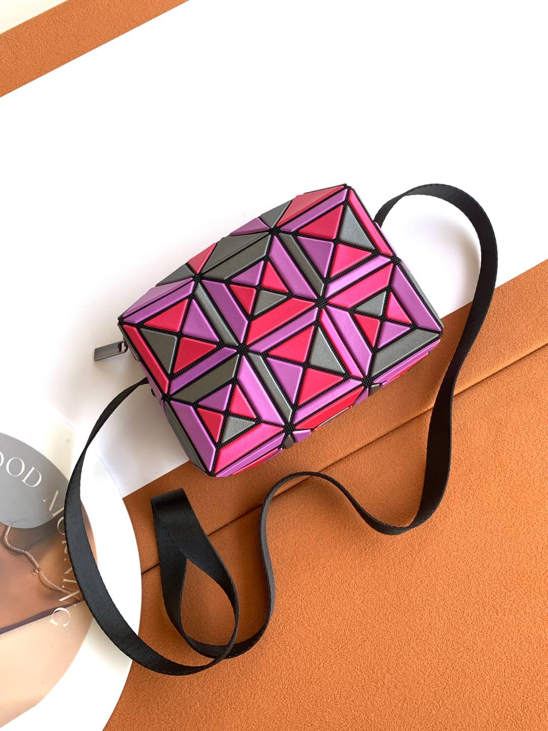イッセイ・ミヤケ「Issey Miyake」BAO BAO LUCENT 6×6 トートバッグ