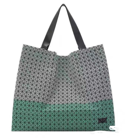 イッセイ・ミヤケ「Issey Miyake」 シリコーン トートバッグ