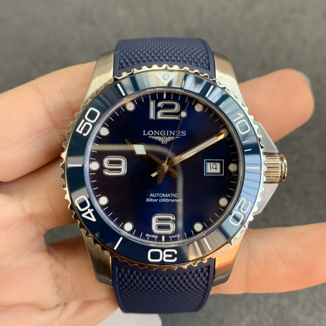 ロンジン「Longines」HydroConquestセラミックベゼル アイスブルー文字盤 メンズウォッチ41MM