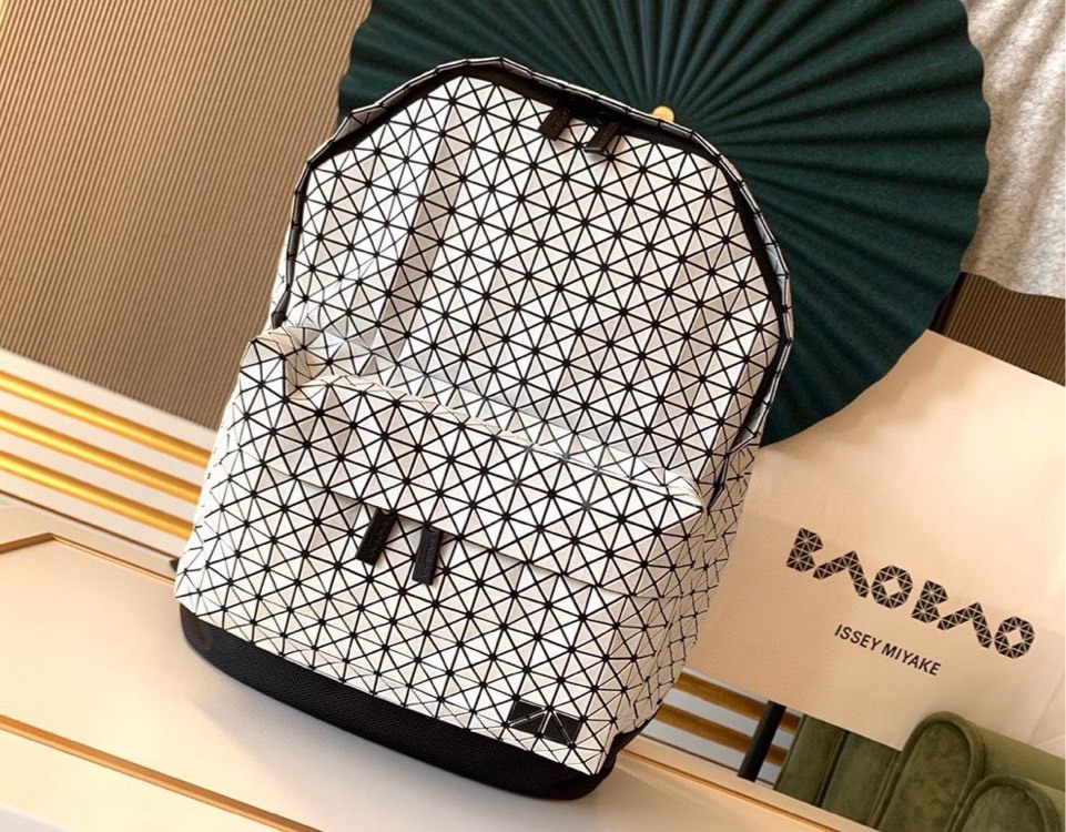イッセイ・ミヤケ「Issey Miyake」BAO BAO KURO リュックサック