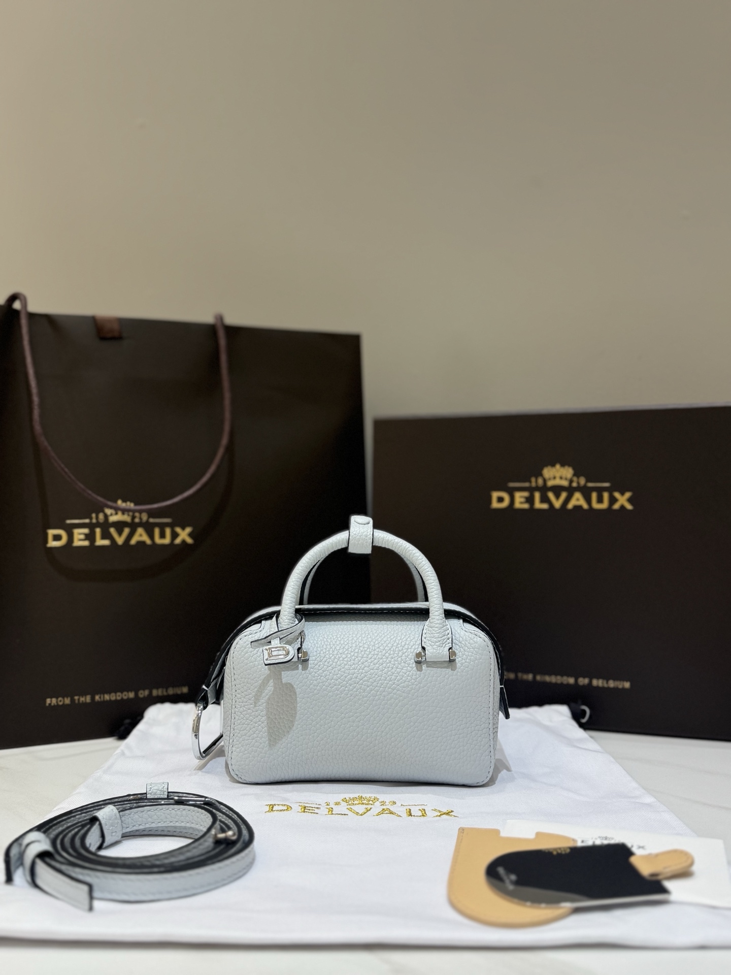 デルヴォー「Delvaux」Cool Box Nano ショルダーバッグ