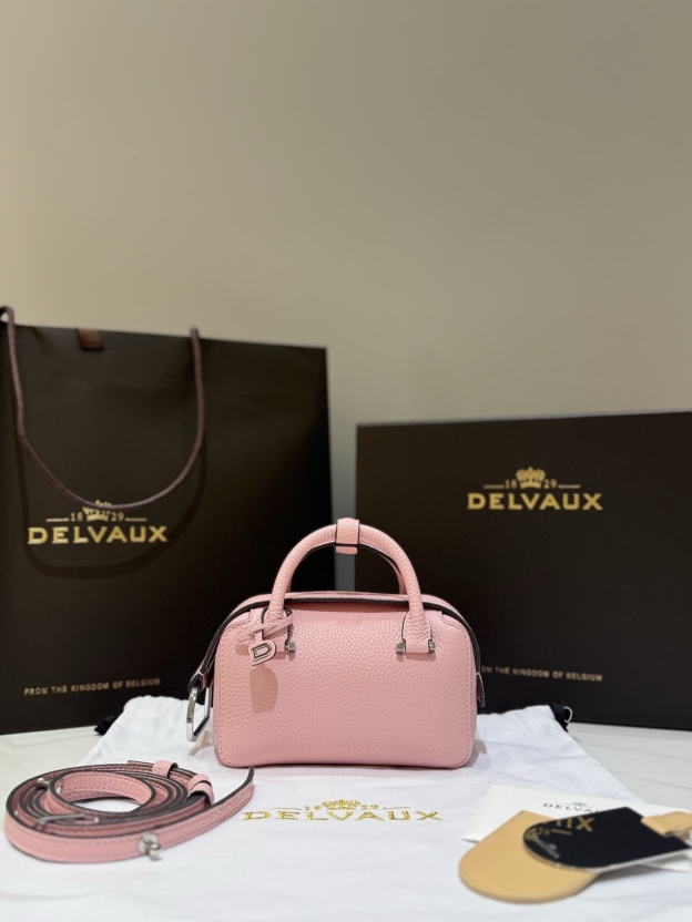 デルヴォー「Delvaux」Cool Box Nano ショルダーバッグ