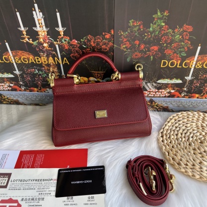 ドルチェ・アンド・ガッバーナ「D&G」レパードプリント プラチナバッグ