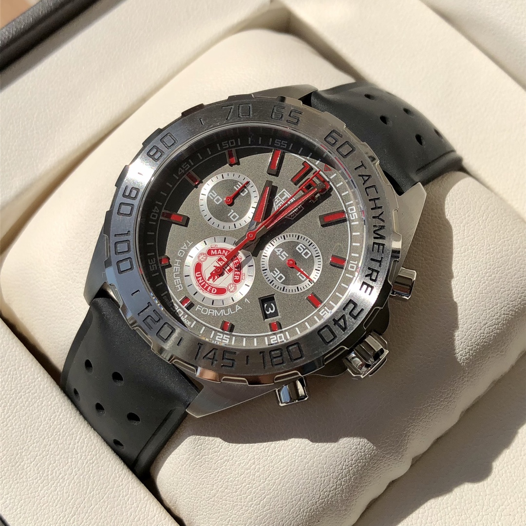 タグ・ホイヤー「TAG Heuer」Formula 1 メンズクオーツ腕時計 43mm