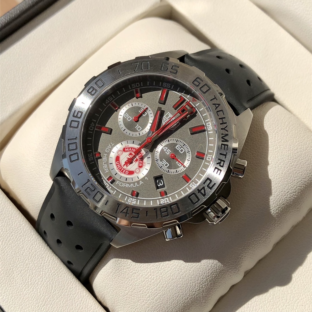 タグ・ホイヤー「TAG Heuer」Formula 1 メンズクオーツ腕時計 43mm