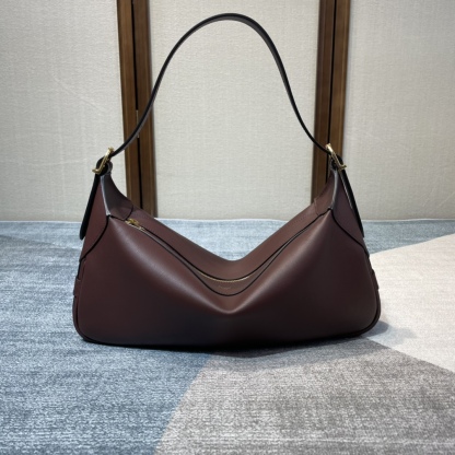 セリーヌ「Celine」AVA レザー ショルダーバッグ