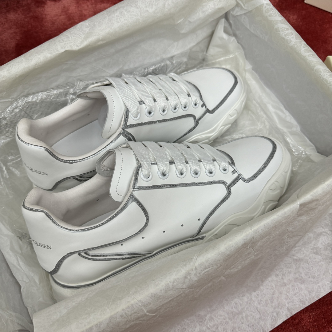 アレキサンダー・マックイーン［Alexander McQueen］Oversized Sneaker "Silk Gloss Leather" スニーカー