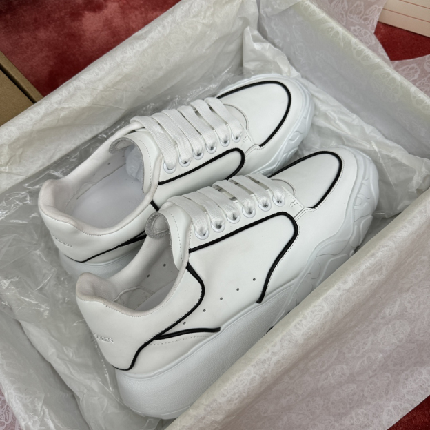 アレキサンダー・マックイーン［Alexander McQueen］Oversized Sneaker "Silk Gloss Leather" スニーカー