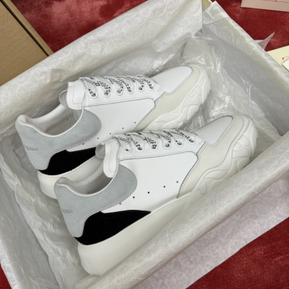 アレキサンダー・マックイーン［Alexander McQueen］Oversized Sneaker "Silk Gloss Leather" スニーカー