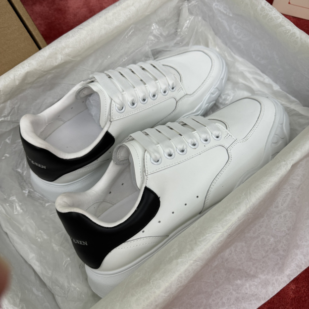 アレキサンダー・マックイーン［Alexander McQueen］Oversized Sneaker "Silk Gloss Leather" スニーカー