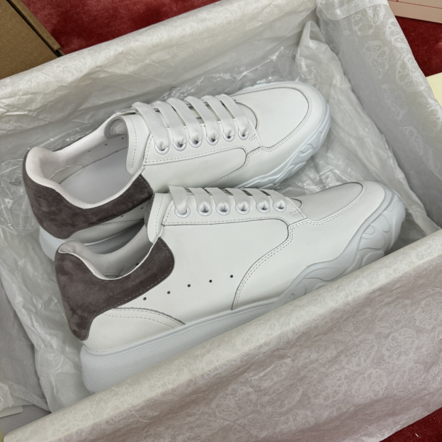 アレキサンダー・マックイーン［Alexander McQueen］Oversized Sneaker "Silk Gloss Leather" スニーカー
