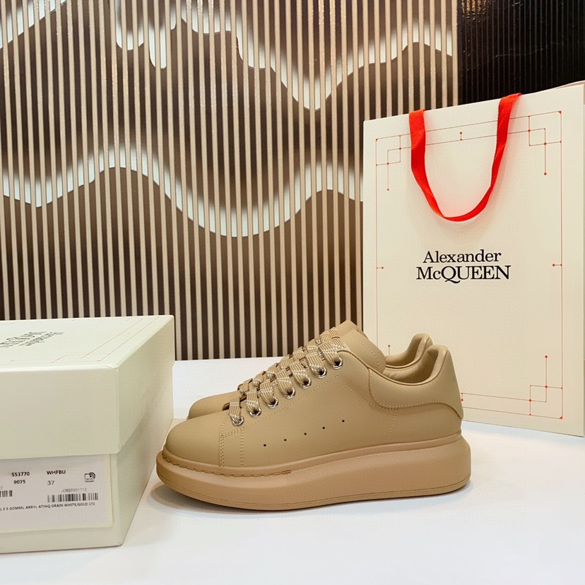 アレキサンダー・マックイーン［Alexander McQueen］Oversized Sneaker "Silk Gloss Leather" スニーカー