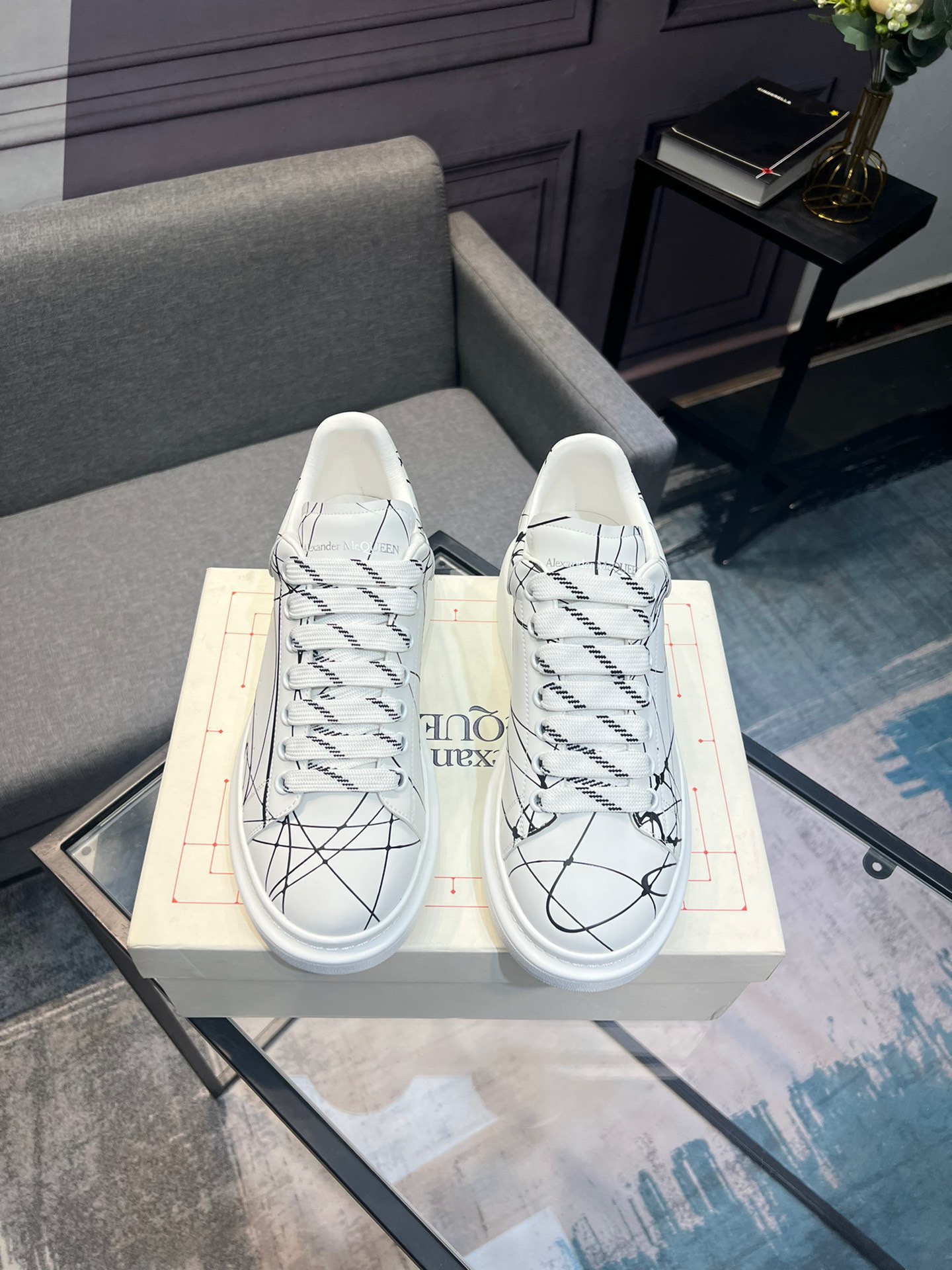 アレキサンダー・マックイーン［Alexander McQueen］Oversized Sneaker "Classic White" スニーカー