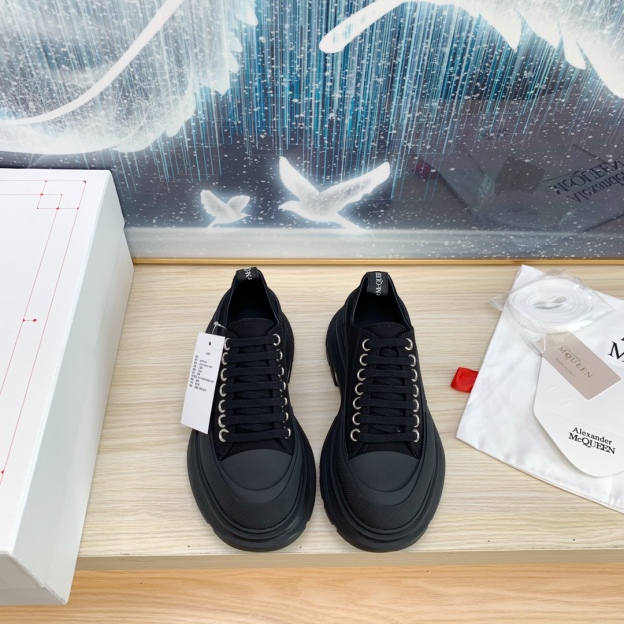 アレキサンダー・マックイーン［Alexander McQueen］Oversized Sneaker "Classic Platform" スニーカー