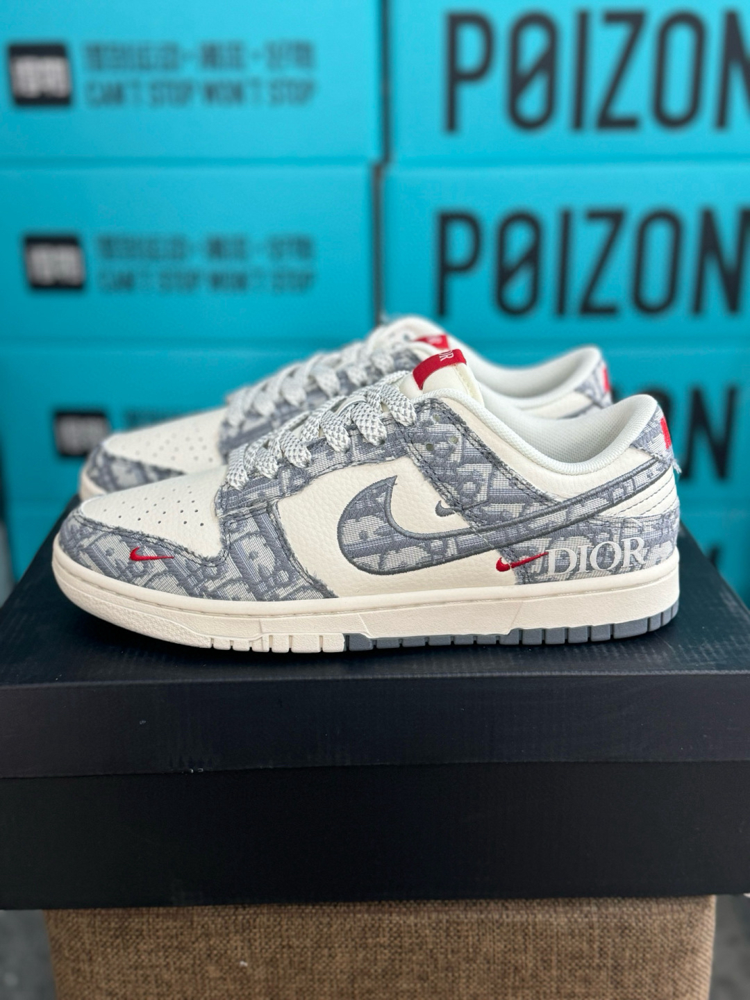 「コラボモデル」Dior x Nike SB Dunk Low "White Ink Blue" スニーカー