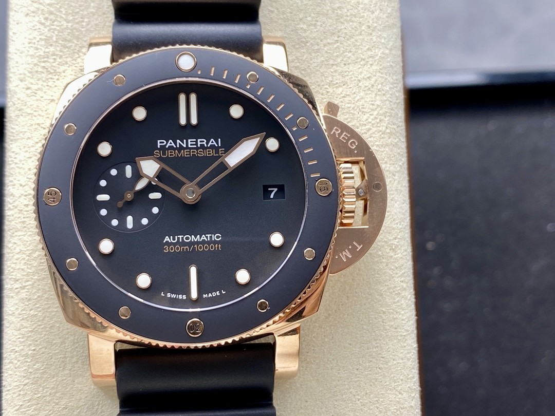 パネライ「Panerai」サブマーシブル ゴールドテック44MM/42MM