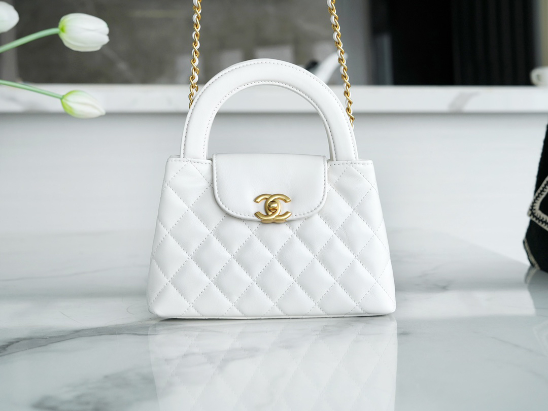 シャネル「Chanel」ケリー ハンドルバッグ ホワイト ラージサイズ — 純白のエレガンスと機能性の究極バランス