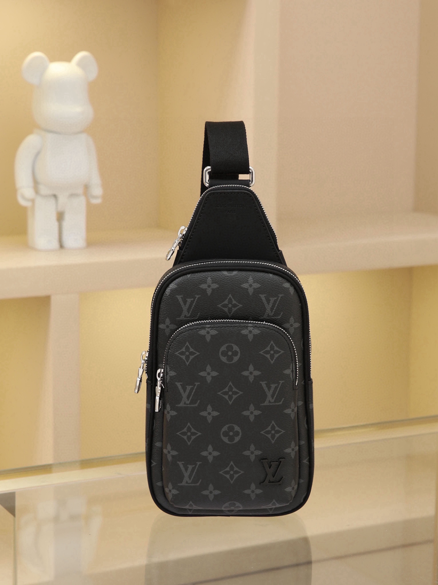 ルイ・ヴィトン「Louis Vuitton」Avenue モノグラム・エクリプス スモール ショルダーバッグ