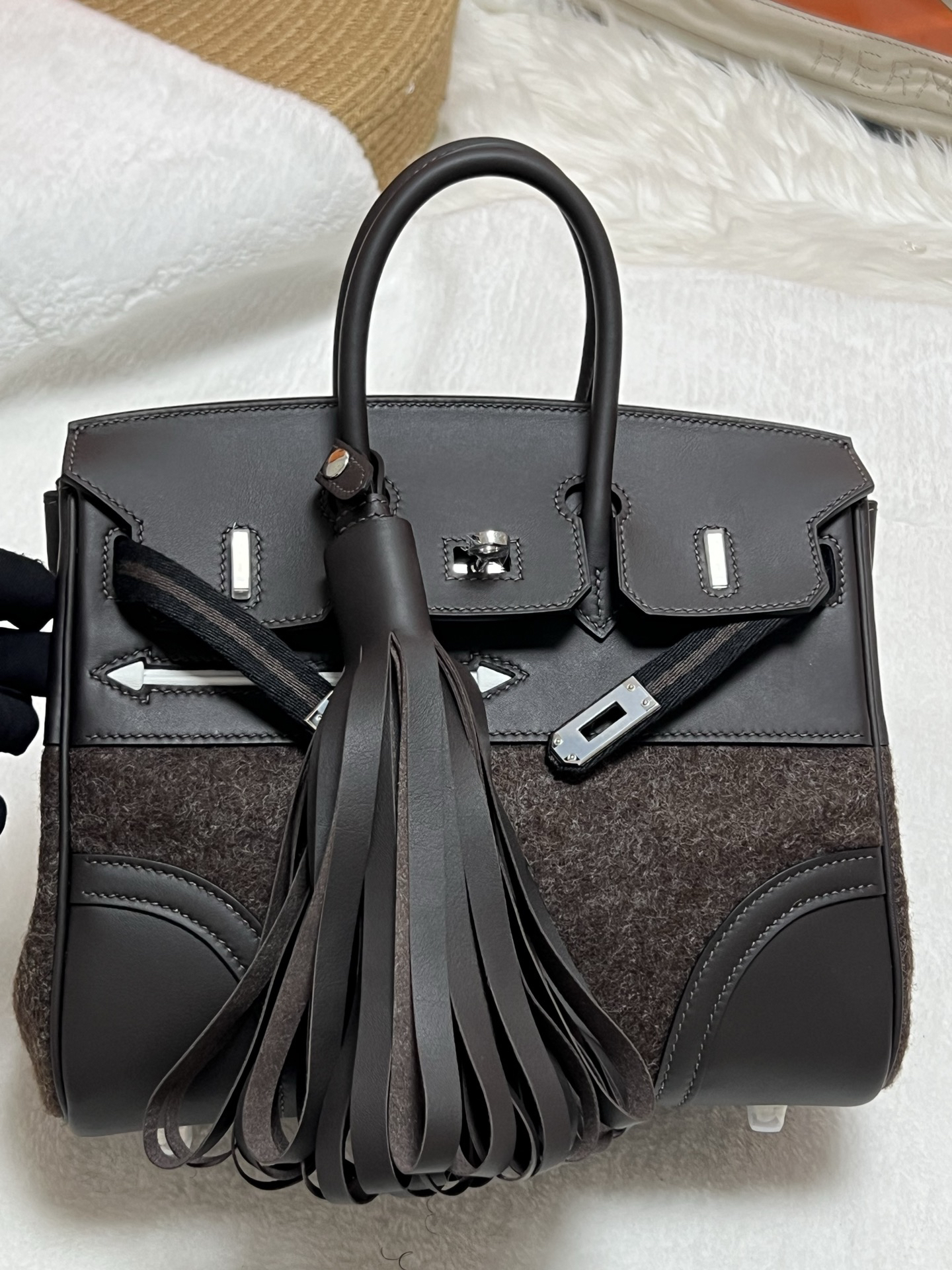 エルメス「Hermès」ウッド（烏木色）スウィフトレザー＆フェルト シルバーハードウェア バッグ