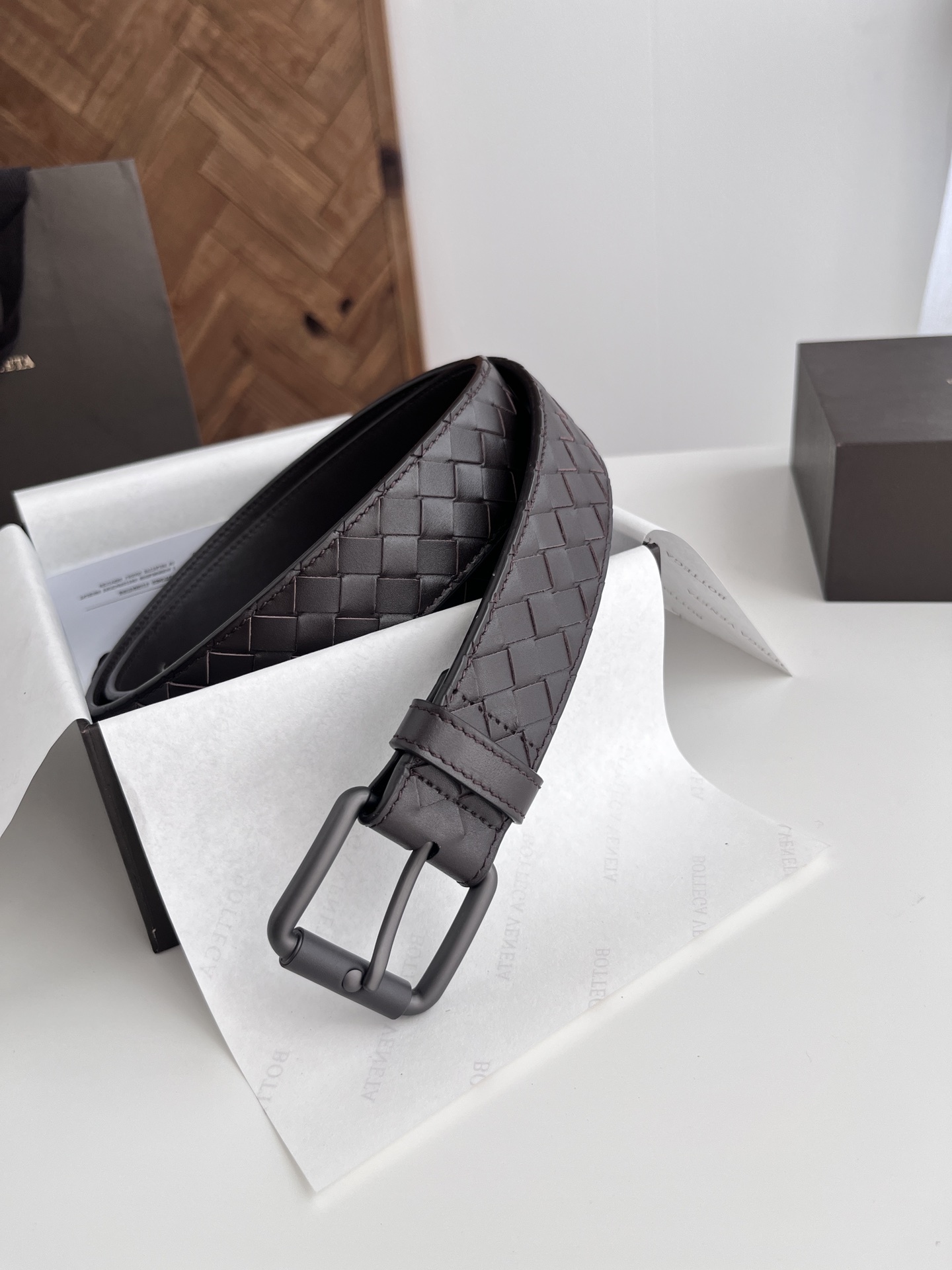 ボッテガ・ヴェネタ「Bottega Veneta」イントレチャート リバーシブル ベルト