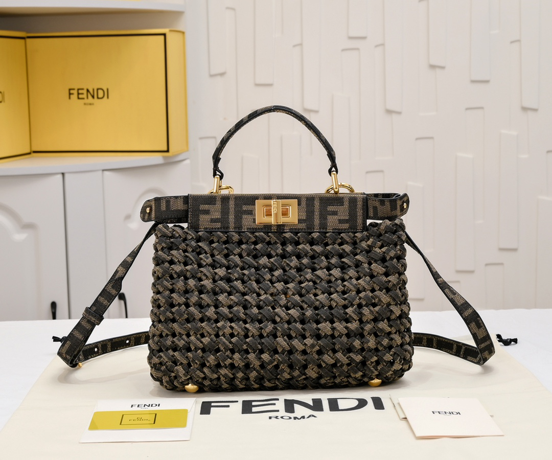 フェンディ「Fendi」Peekaboo ISeeU ミニ ショルダーバッグ