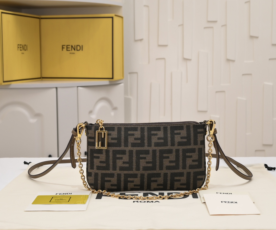 フェンディ「Fendi」Baguette FFジャカード ミニ ショルダーバッグ