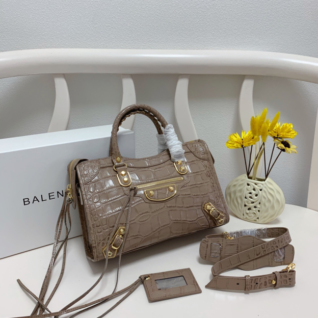 バレンシアガ「Balenciaga」Hourglass クロコダイルエンボス レザーバッグ