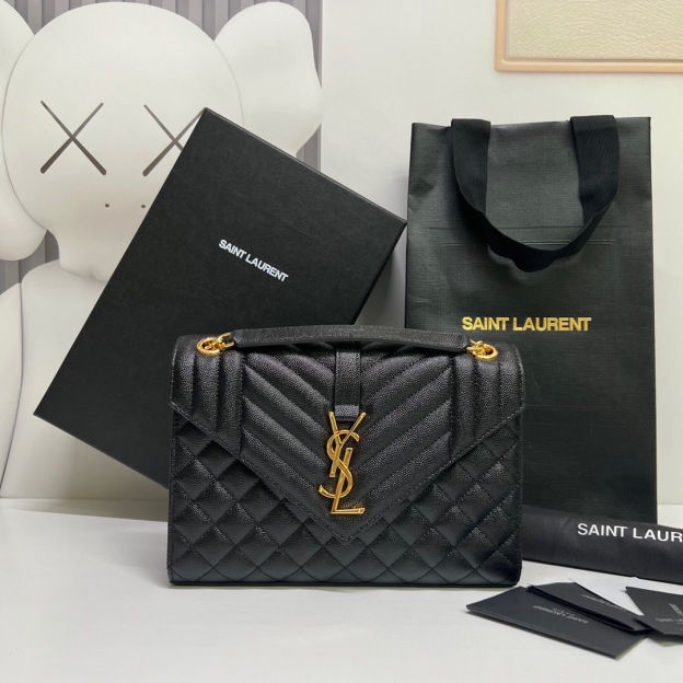 サンローラン「Saint Laurent」‌ ENVELOPE 中サイズ キャビアレザー エンンベロープバッグ