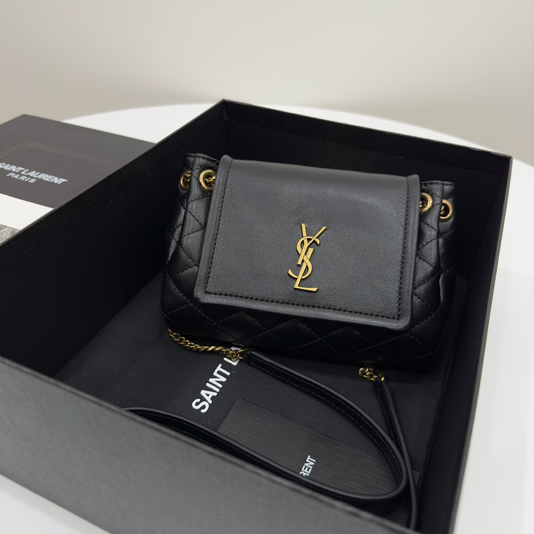 サンローラン「Saint Laurent」‌LE CASSANDRE チェーンバッグ