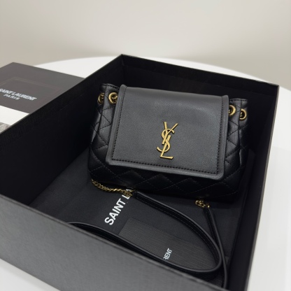 サンローラン「Saint Laurent」‌LE CASSANDRE チェーンバッグ