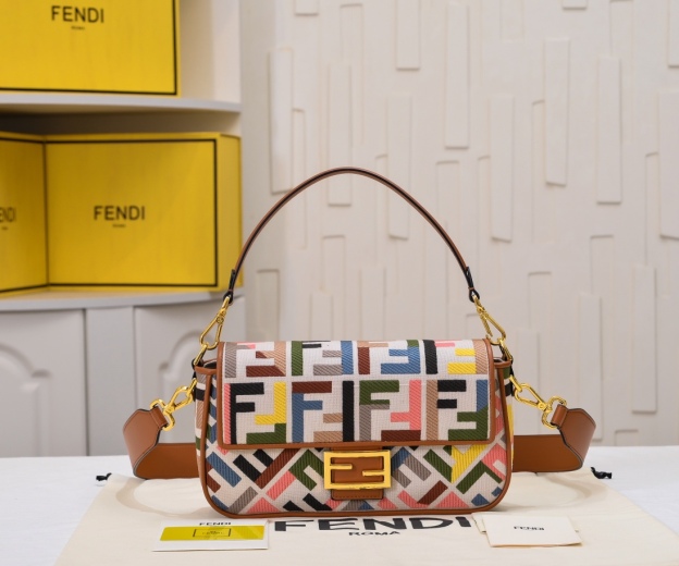フェンディ「Fendi」  バゲット クラシック ショルダーバッグ