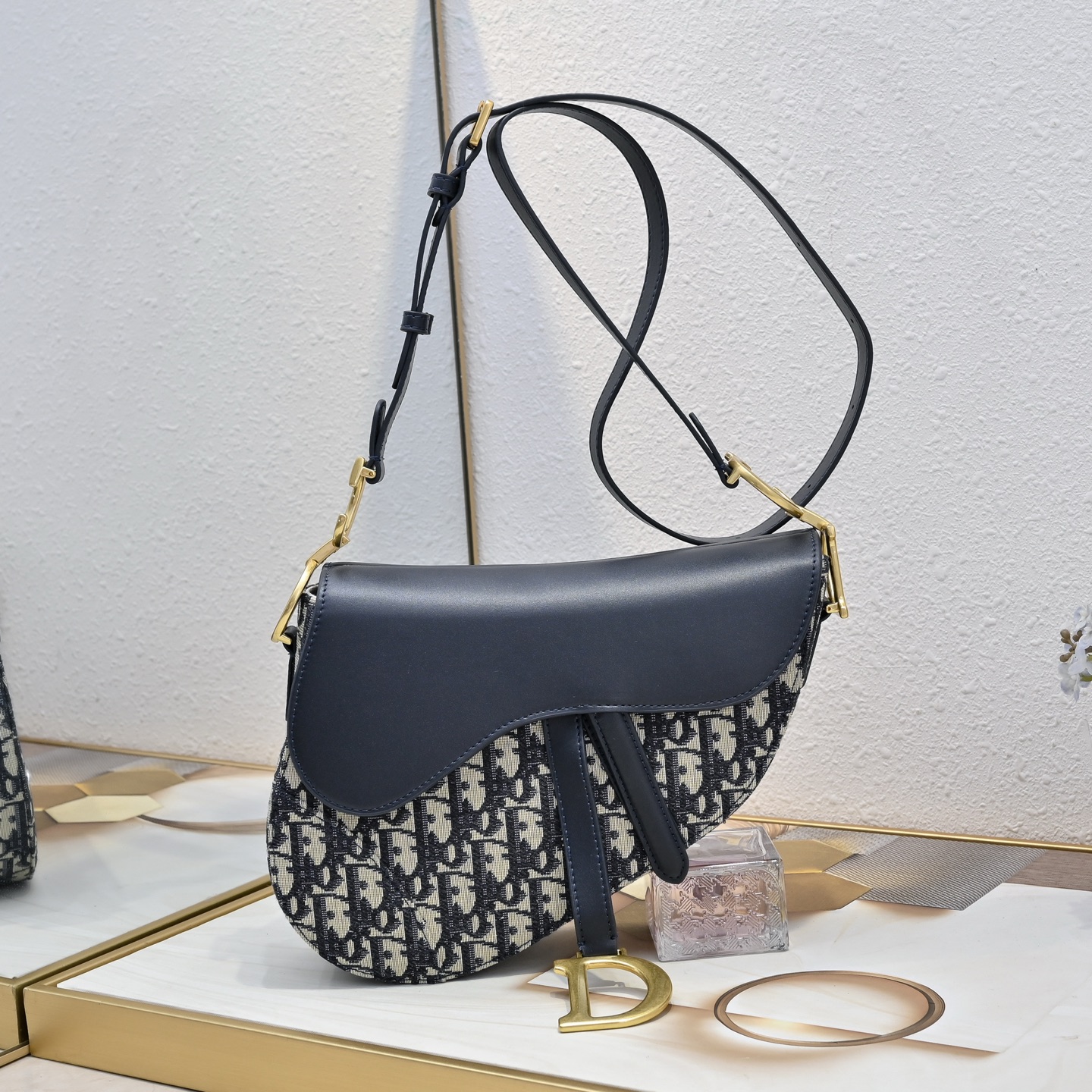 ディオール「Dior」サドルバッグ ショルダーバッグ